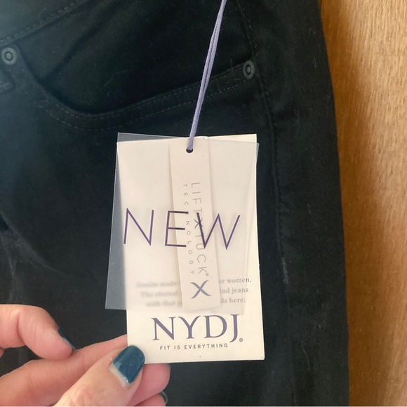 NYDJ Marilyn Straight Leg Jeans in Black Wash Lift Tuck SZ 14W NWT - Picture 4 of 6